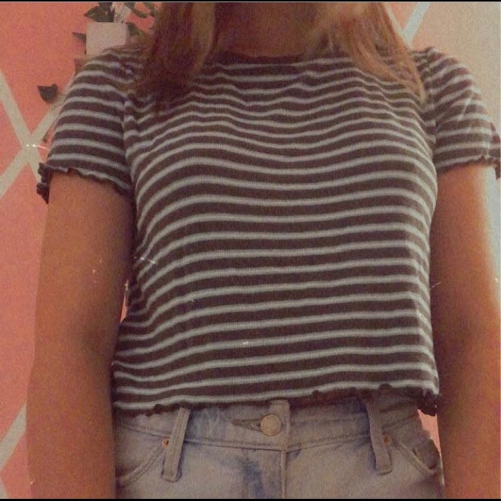 Cropped blue and green lettuce tee shirt.